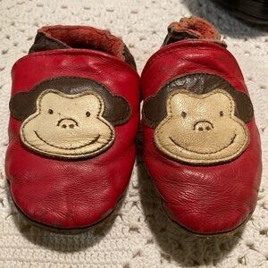 Leather moccasins for babies by robeez 6-12 months made in Canada